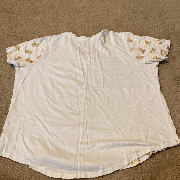 Gold foil pineapple t-shirt - Picture 7 of 8